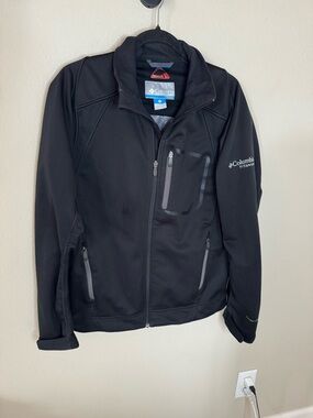 Columbia Titanium Black Softshell Jacket Womens M